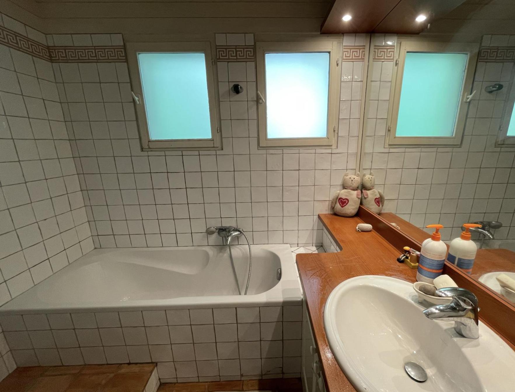 Cosy Chalet Annecy Lake For A Family Севрие Экстерьер фото